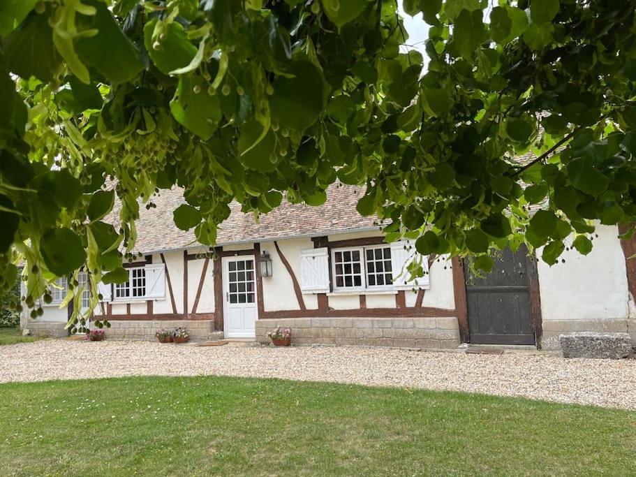 Le Colombage, Jolie Longere Pres De Giverny Eure Hardencourt-Cocherel Luaran gambar